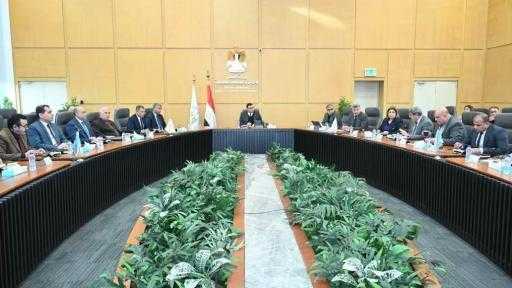 وزير الإسكان يًتابع موقف مشروعات المرحلة الأولى من ”حياة كريمة”