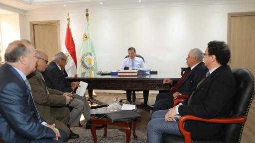 وزير الزراعة يُناقش مع جمعية فلاحة البساتين تطوير المحاصيل وتبادل الخبرات وزير الزراعة يُناقش مع جمعية فلاحة البساتين تطوير المحاصيل وتبادل الخبرات