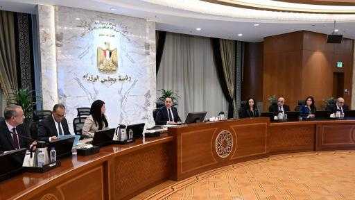 رئيس الوزراء يُتابع حصر التكلفة الاقتصادية لأعداد اللاجئين والمهاجرين المقيمين في مصر رئيس الوزراء يُتابع حصر التكلفة الاقتصادية لأعداد اللاجئين والمهاجرين المقيمين في مصر