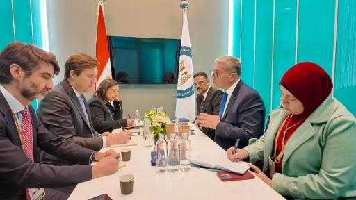 وزير البترول يُناقش مع البنك الدولي تعزيز التعاون في قطاع التعدين