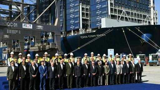 رئيس الوزراء يتفقد محطة البحر الأحمر لتداول الحاويات بميناء السخنة| صور