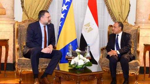 وزير الخارجية يؤكد على أهمية تدشين مجلس رجال أعمال لتعزيز التبادل التجاري والاستثمارات مع البوسنة والهرسك