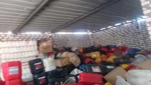 ضبط 3000 لتر زيوت سيارات مجهولة المصدر داخل مخزن بسوهاج