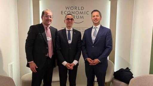 وزيرا الاستثمار والمالية يُناقشان التعاون مع شركة أمريكية بمجال النقل الجوي المستدام