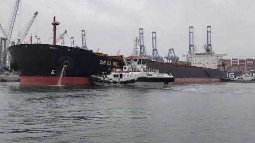 تداول 15 ألف طن بضائع و798 شاحنة بمواني البحر الأحمر