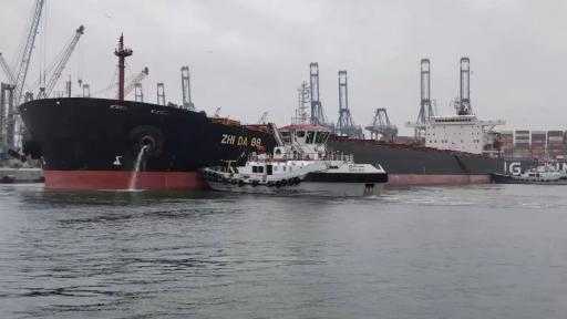 تداول 26 ألف طن بضائع و1200 شاحنة بمواني البحر الأحمر