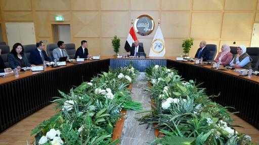 باستثمارات 10 مليارات دولار.. وزير الصناعة يُناقش خطط إنشاء مجمع متكامل لإنتاج الصلب وألواح السيارات