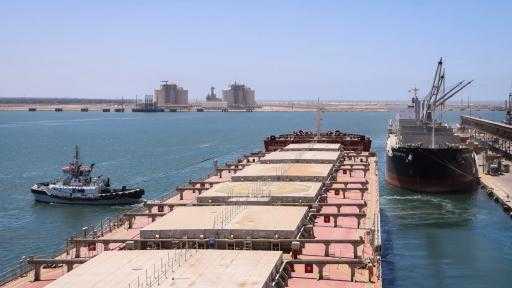 تضم ذرة وقمح.. ميناء دمياط يستقبل 38982 طنًا من البضائع