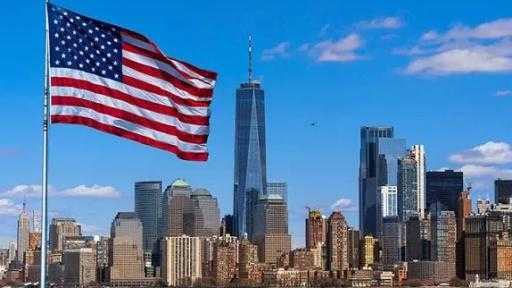 تباطؤ النمو السكاني في أمريكا لأدنى مستوى منذ 2021 مع انخفاض الهجرة