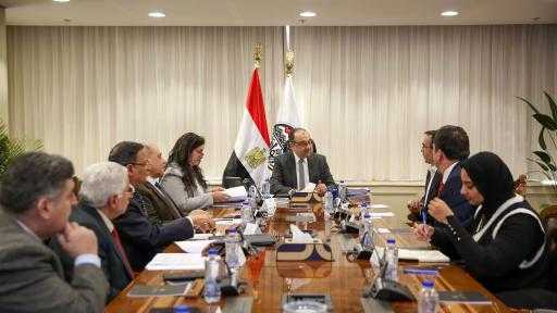 وزير قطاع الأعمال العام يبحث مع مستثمرين أتراك التعاون بصناعة أقمشة الجينز