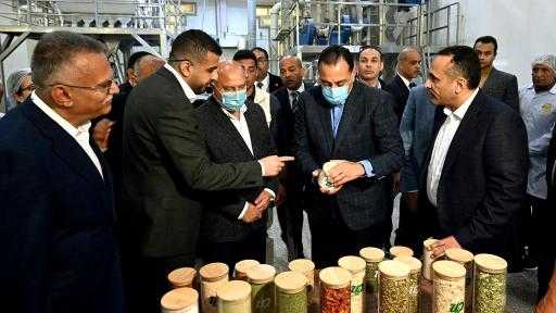 باستثمارات 41 مليون دولار.. رئيس الوزراء يتفقد مصنع لتجفيف الحاصلات الزراعية في... باستثمارات 41 مليون دولار.. رئيس الوزراء يتفقد مصنع لتجفيف الحاصلات الزراعية في المنيا| صور