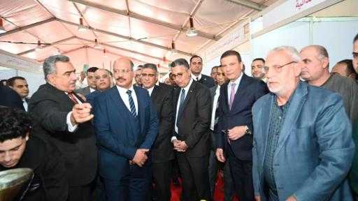 تضم اللحوم والبيض.. وزير الزراعة يُوجه بحزمة تخفيضات إضافية لأسعار السلع بمعرض الدقي