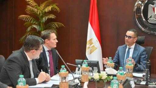 وزير الاستثمار: نستهدف تحقيق معدل نمو اقتصادي مستدام يتراوح بين 6% و7% سنويًا