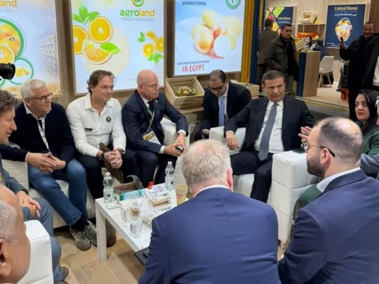 جانب من اللقاءات