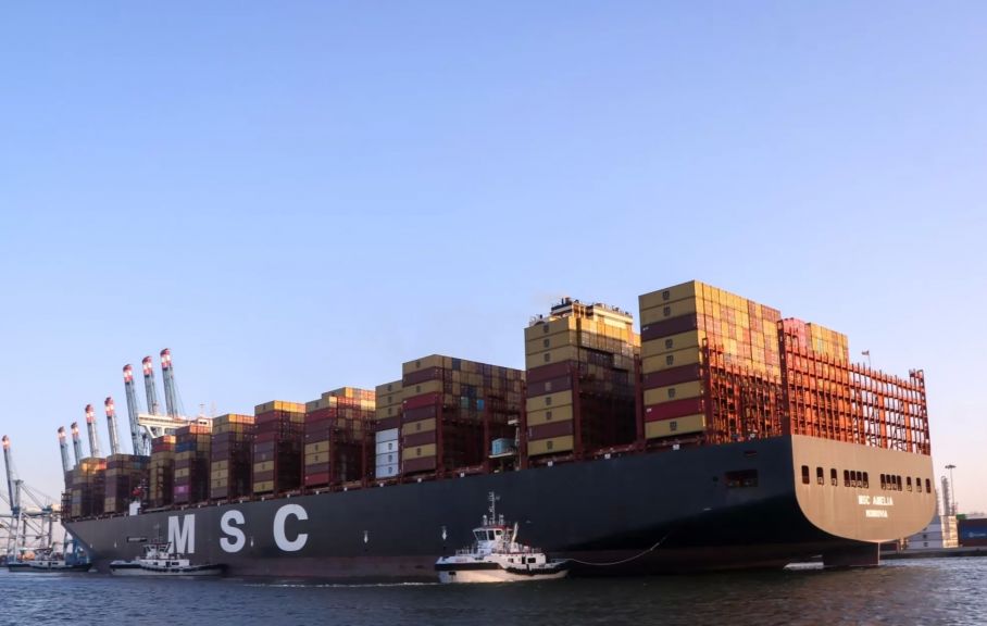 ميناء دمياط