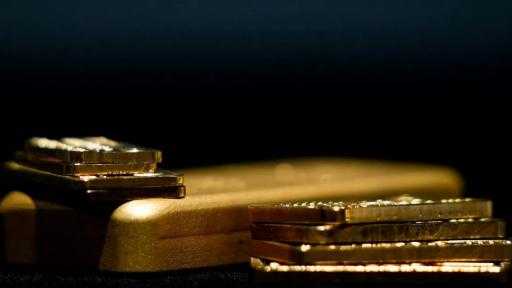 رهانات صناديق التحوط على الذهب تبلغ أدنى مستوى في 15 أسبوعاً
