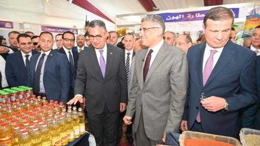 بمشاركة 60 عارضًا.. وزيرا التموين والزراعة يفتتحان معرض ”أهلًا رمضان” الرئيسي بالجيزة| صور