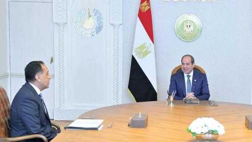 الرئيس السيسي يتشاور مع ”مدبولي” بشأن تعديل تشكيل الحكومة