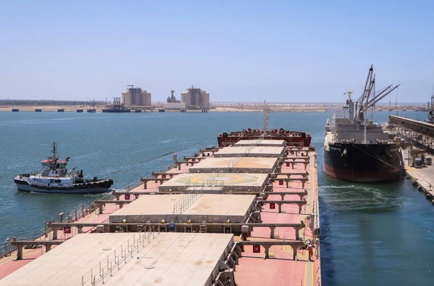 ميناء دمياط