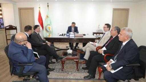 وزير الزراعة يُناقش مع ”باير” العالمية تطوير تقنيات المحاصيل لاستدامة الإنتاج