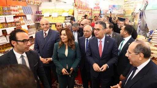 وزيرا التموين والتنمية المحلية يفتتحان معرضان لأهلًا رمضان وتمور مطروح بالقليوبية| صور