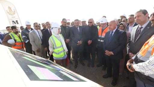 وزير النقل يتفقد عددًا من المشروعات بميناء دمياط لدعم حركة التجارة