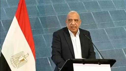 استعدادا لعيد الفطر.. وزير الكهرباء يوجه بمد ساعات العمل بمراكز خدمة المواطنين