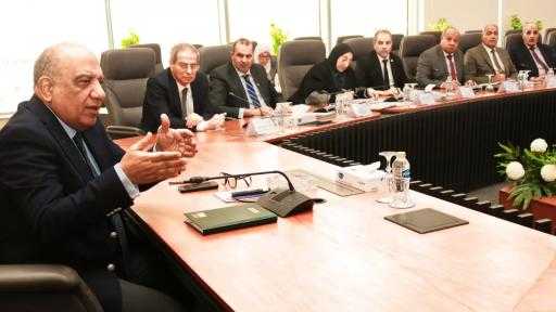 وزير الكهرباء يجتمع برؤساء شركات التوزيع لمراجعة خطة العمل واجراءات تأمين التغذية