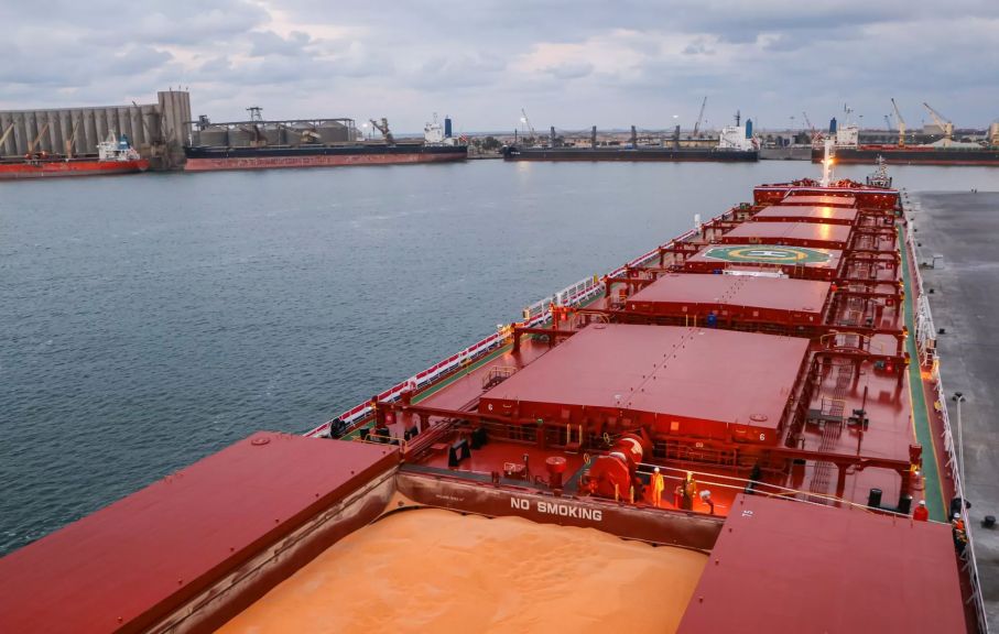 ميناء دمياط