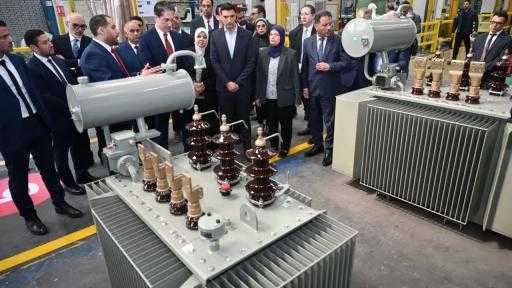يُصدر لـ9 دول.. وزير الصناعة يتفقد مصنع ”هيتاشي إنرجي” للمحولات الكهربائية
