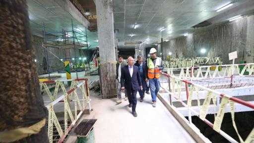 يتضمن 17 محطة.. وزير النقل يتفقد تنفيذ المرحلة الأولى من الخط الرابع للمترو| صور