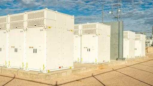 توقعات بنمو استثمارات تخزين الطاقة في أمريكا بنسبة 21% لتصل إلى 25 مليار دولار في 2026