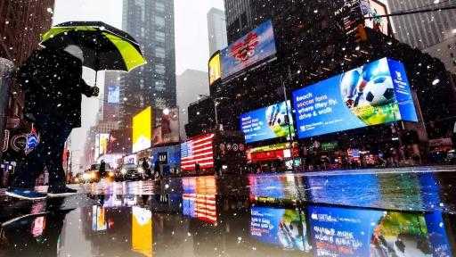 طوارئ في نيويورك وولايات أمريكية أخرى بسبب عاصفة ثلجية طوارئ في نيويورك وولايات أمريكية أخرى بسبب عاصفة ثلجية