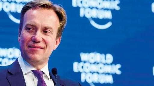 استقالة رئيس المنتدى الاقتصادي العالمي على خلفية صلته بـ إبستين