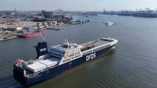 تضم قمح وذرة وفول.. ميناء دمياط يستقبل 35098 طنًا من البضائع