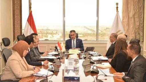 وزير التموين يطمئن على الاحتياطي الاستراتيجي من السلع الأساسية والحبوب