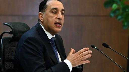 رئيس الوزراء: لا توجد لدينا أزمة دولارية.. والبنك المركزي يتحرك بمرونة كاملة... رئيس الوزراء: لا توجد لدينا أزمة دولارية.. والبنك المركزي يتحرك بمرونة كاملة لتلبية متطلبات السوق