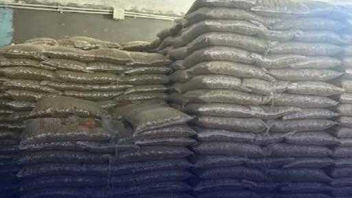 شرطة التموين تضبط أطنان من المكرونة والدقيق مجهولة المصدر شرطة التموين تضبط أطنان من المكرونة والدقيق مجهولة المصدر