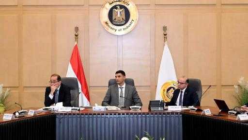 وزراء الاستثمار والصناعة والمالية يُناقشون مستجدات جهود توطين صناعة السيارات في مصر