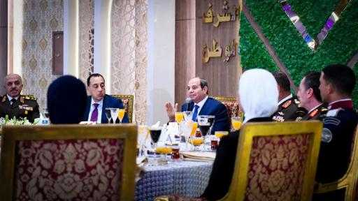 الرئيس السيسي يُوجه بدراسة إمكانية إحالة المتلاعبين بالأسعار إلى القضاء العسكري