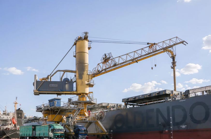 ميناء دمياط