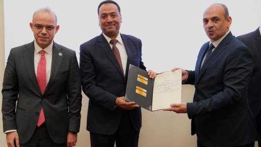 وزير الاستثمار يُسلم الرخصة الذهبة لـ8 مشروعات بإجمالي استثمارات 1.2 مليار دولار| التفاصيل