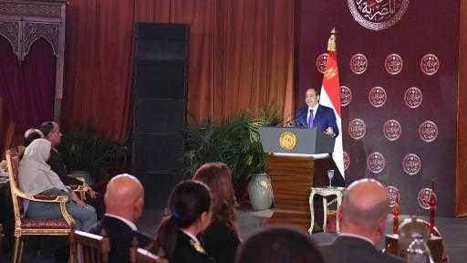 الرئيس السيسي: الظروف فرضت اتخاذ إجراءات اقتصادية ضرورية لضمان استمرار توفير السلع الاستراتيجية