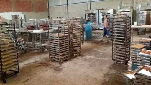 شرطة التموين تضبط مصنعًا لإنتاج الكعك والبسكويت دون ترخيص