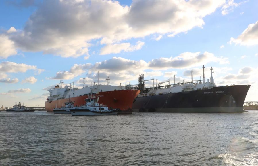 ميناء دمياط