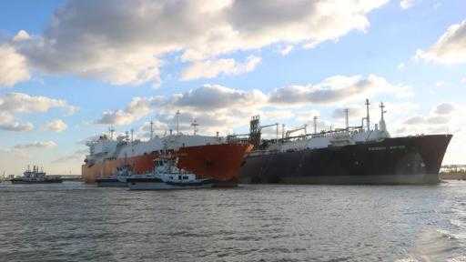 ميناء دمياط يستقبل 70.1 ألف طن من الغاز المسال و11 ألف طن ذرة و15.9 ألف طن فول