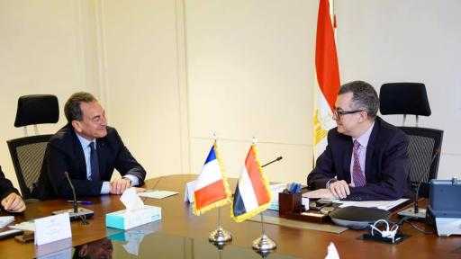 مصر وفرنسا يبحثان تعزيز التعاون الاقتصادي والتنموي