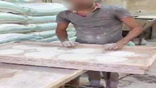 ضبط 15 طن دقيق مجهولة المصدر داخل 18 مخبز سياحي