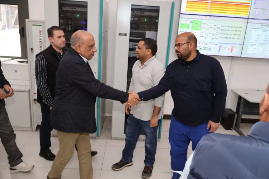 وزير الكهرباء