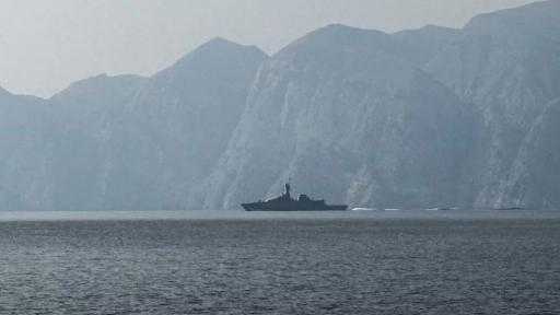 ناقلة نفط زومبي تعبر هرمز رغم إغلاق شبه كامل للمضيق ناقلة نفط زومبي تعبر هرمز رغم إغلاق شبه كامل للمضيق